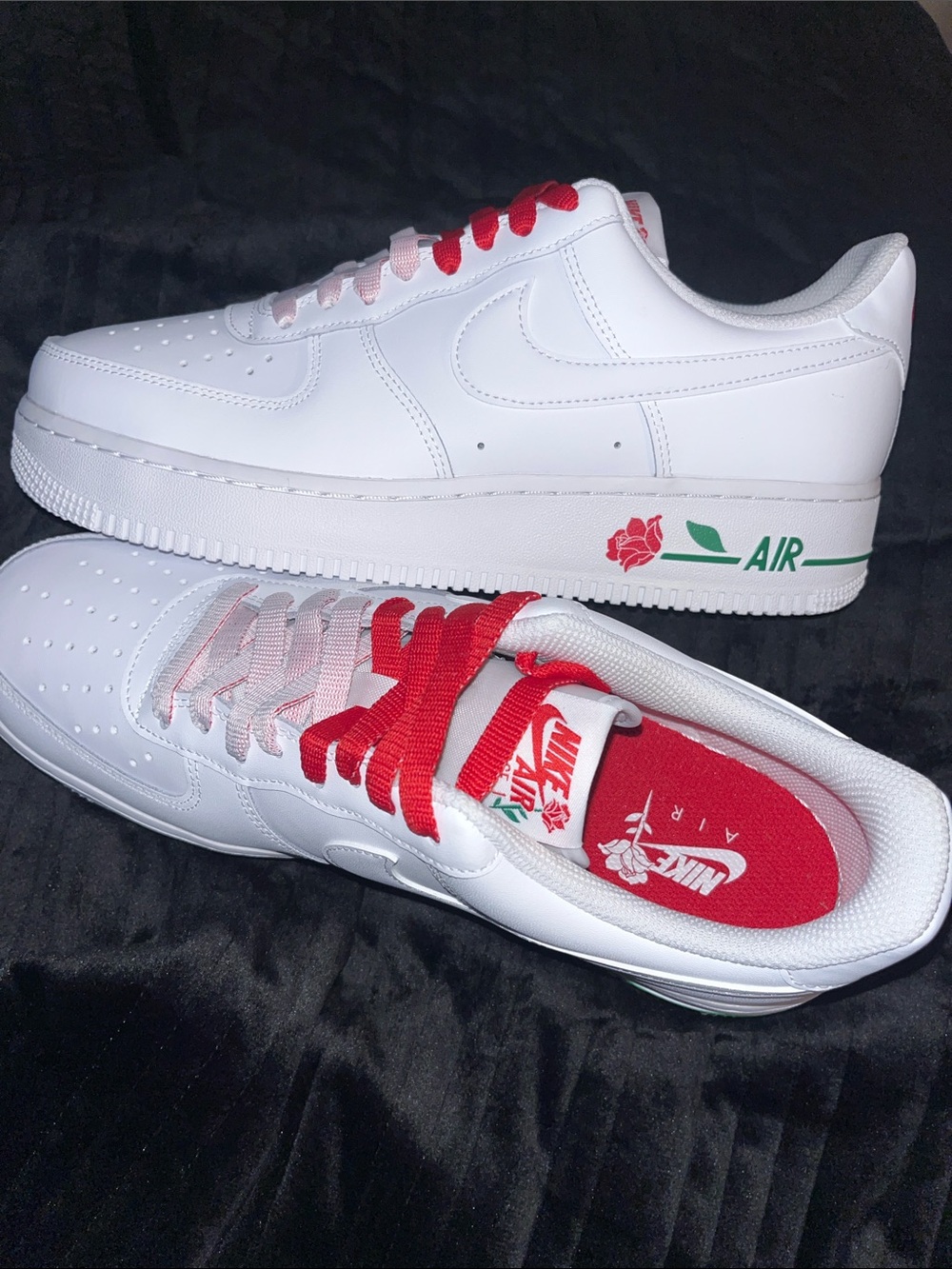 Nike Women’s Low-Top Sneakers in White, Red, and Green